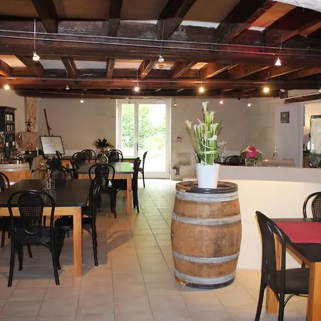 Otel Logis Hotel Chai De La Paleine & Spa Le Puy-Notre-Dame
