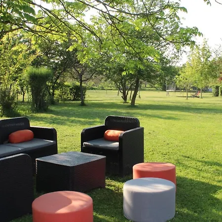 Hotel & Chai De La Paleine Le Puy-Notre-Dame