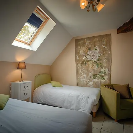 Hotell & Chai De La Paleine Le Puy-Notre-Dame