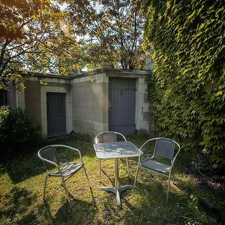 Hotell & Chai De La Paleine Le Puy-Notre-Dame